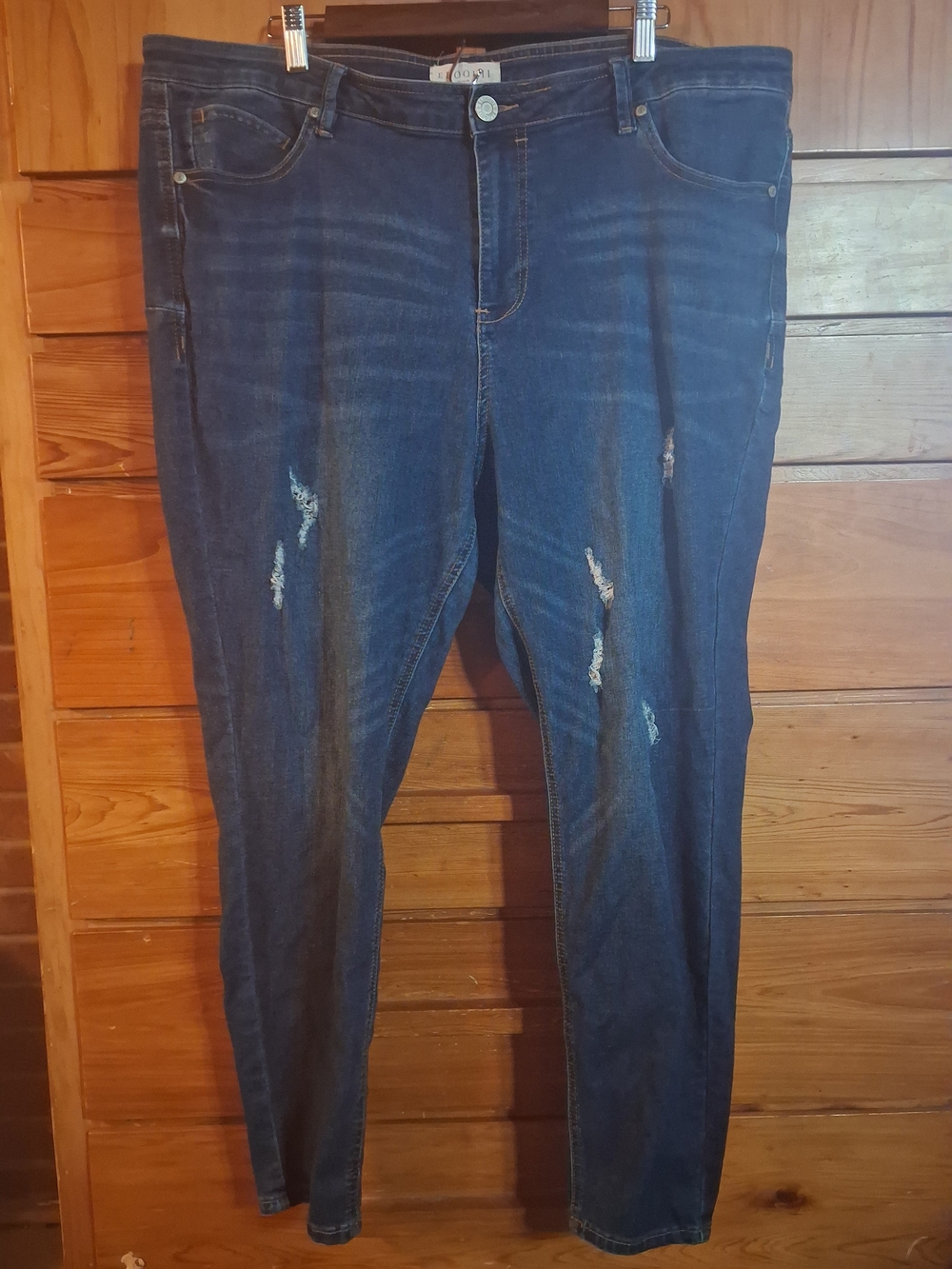 Women's Dark Indigo Skinny Jeans with Subtle Distressing